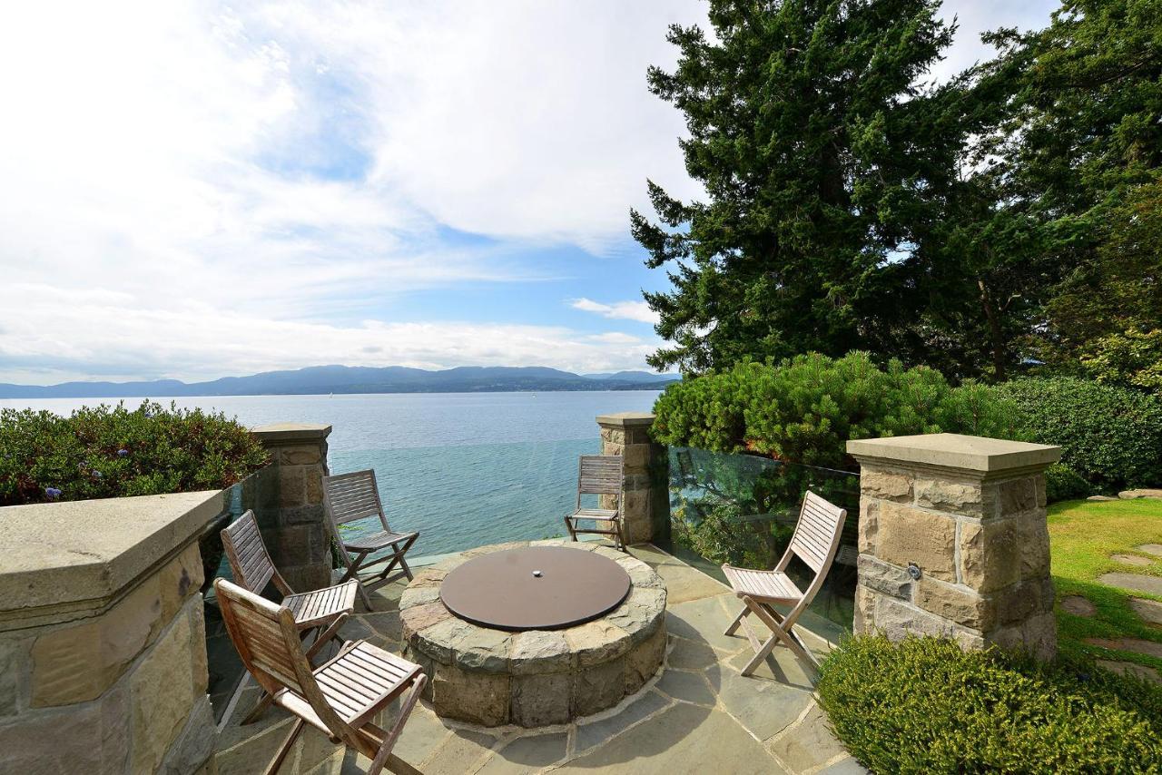 Oceanside Lodge Saanich Inlet North Saanich Exterior photo